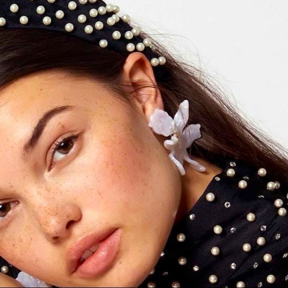 BRAND NEW Lele Sadoughi - Mother of Pearl Paper Lily earrings - Picture 8 of 9